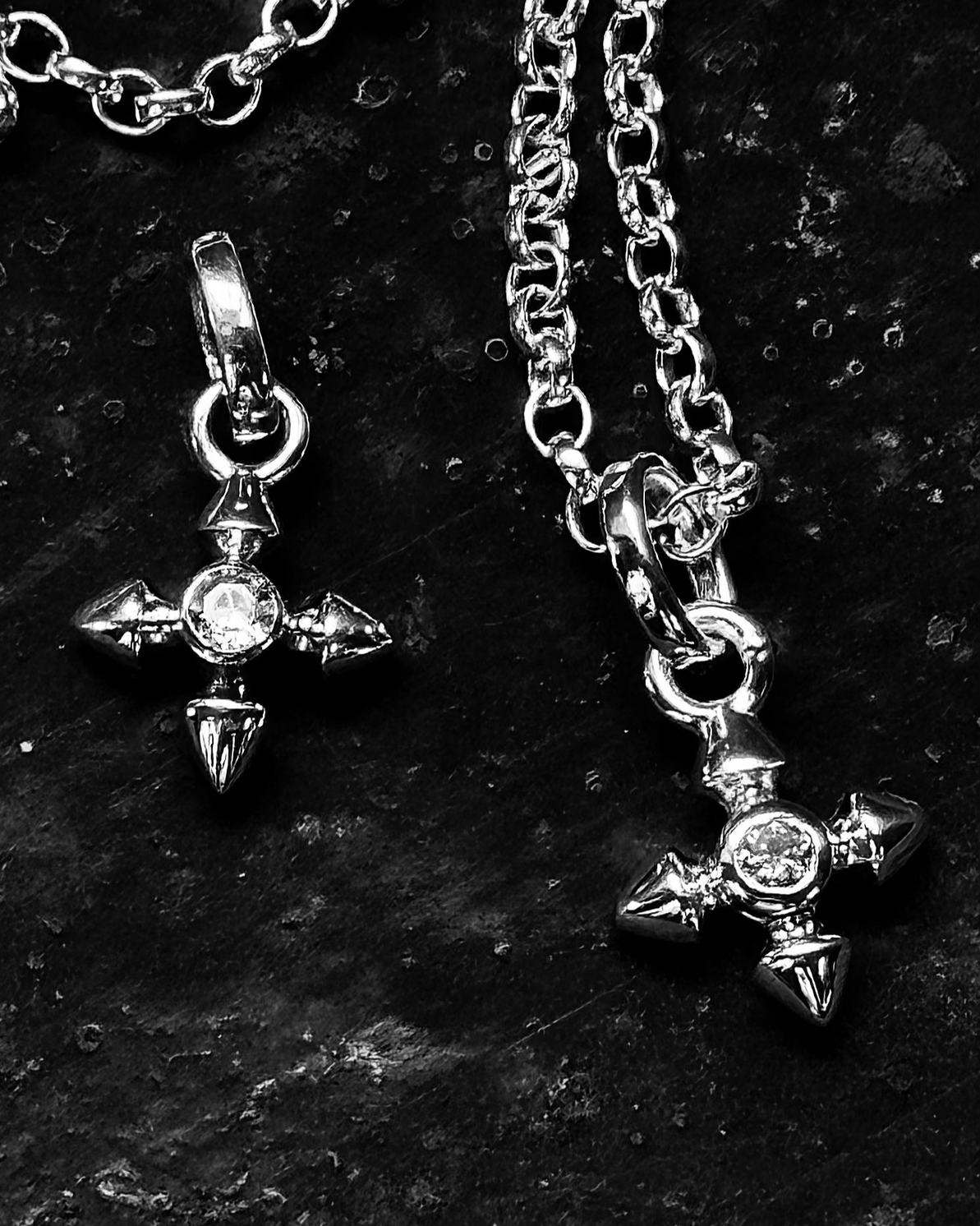 The North Cross cross necklace with natural diamond