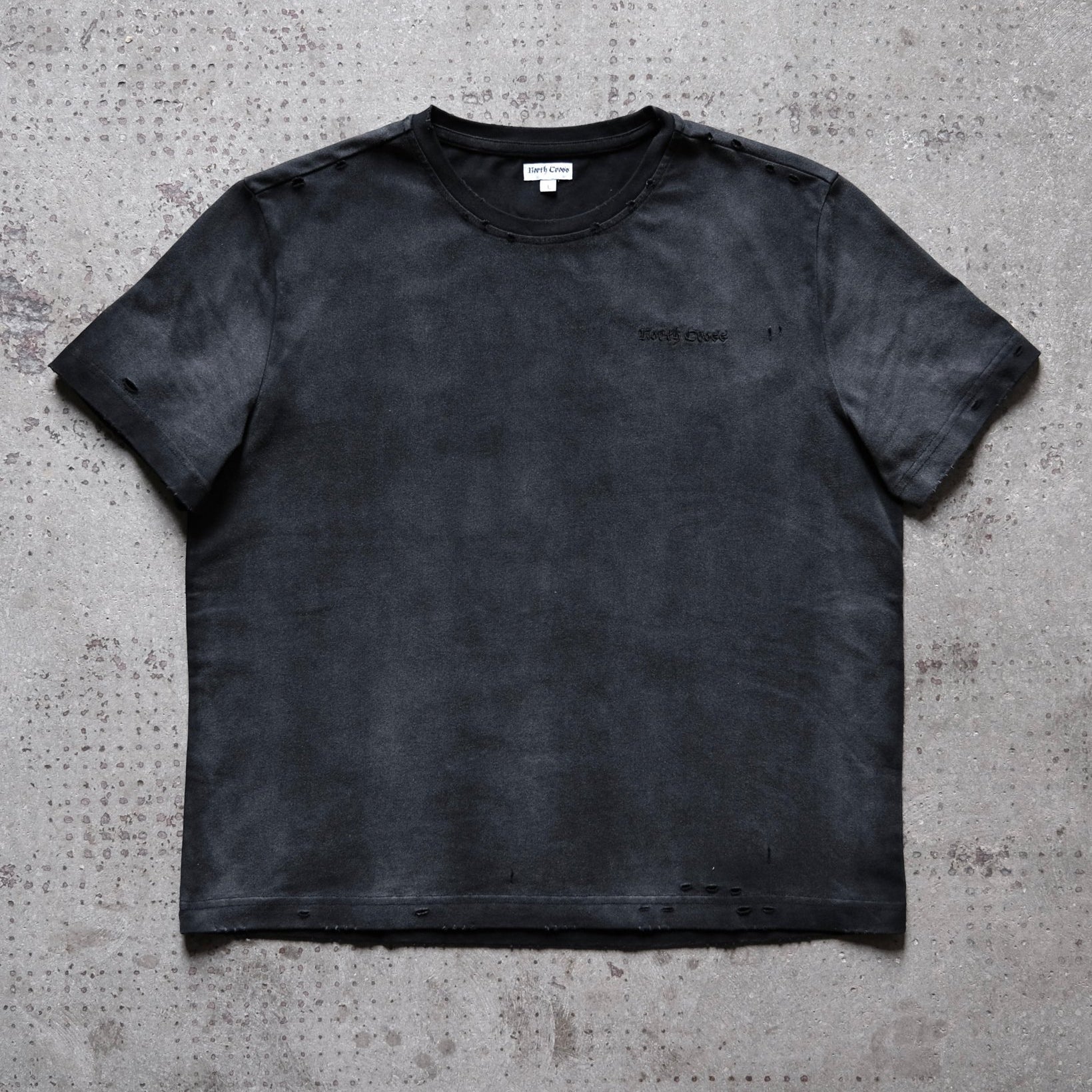 DISTRESSED CROPPED TEE - VINTAGE BLACK - North Cross - 